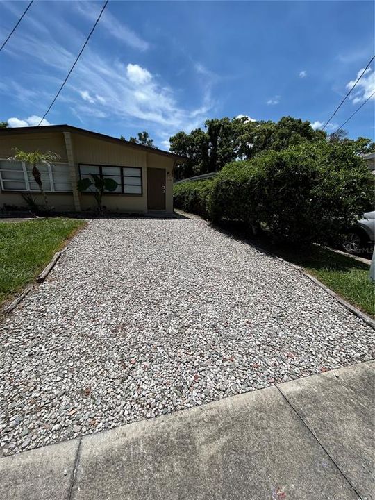 For Rent: $1,775 (2 beds, 1 baths, 800 Square Feet)