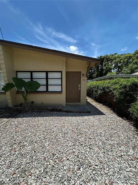 For Rent: $1,775 (2 beds, 1 baths, 800 Square Feet)