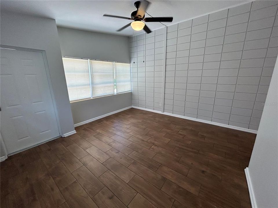 For Rent: $1,775 (2 beds, 1 baths, 800 Square Feet)
