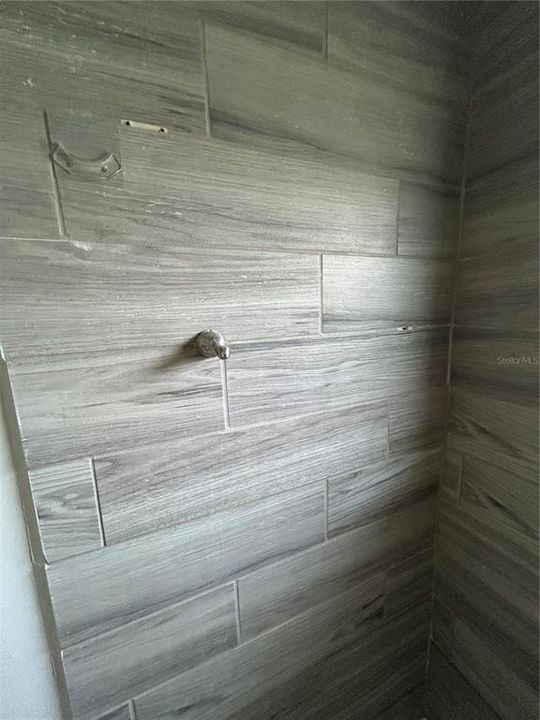 For Rent: $1,775 (2 beds, 1 baths, 800 Square Feet)