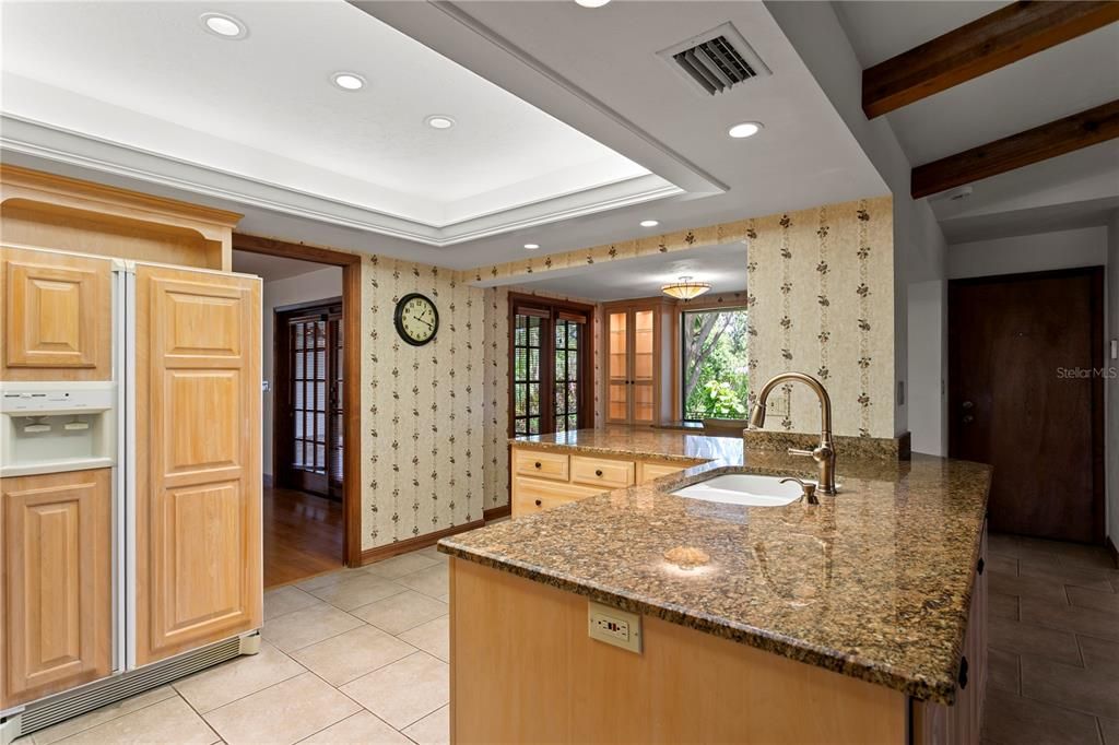 For Rent: $6,000 (3 beds, 2 baths, 2550 Square Feet)