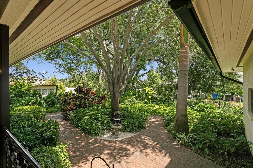 For Rent: $6,000 (3 beds, 2 baths, 2550 Square Feet)