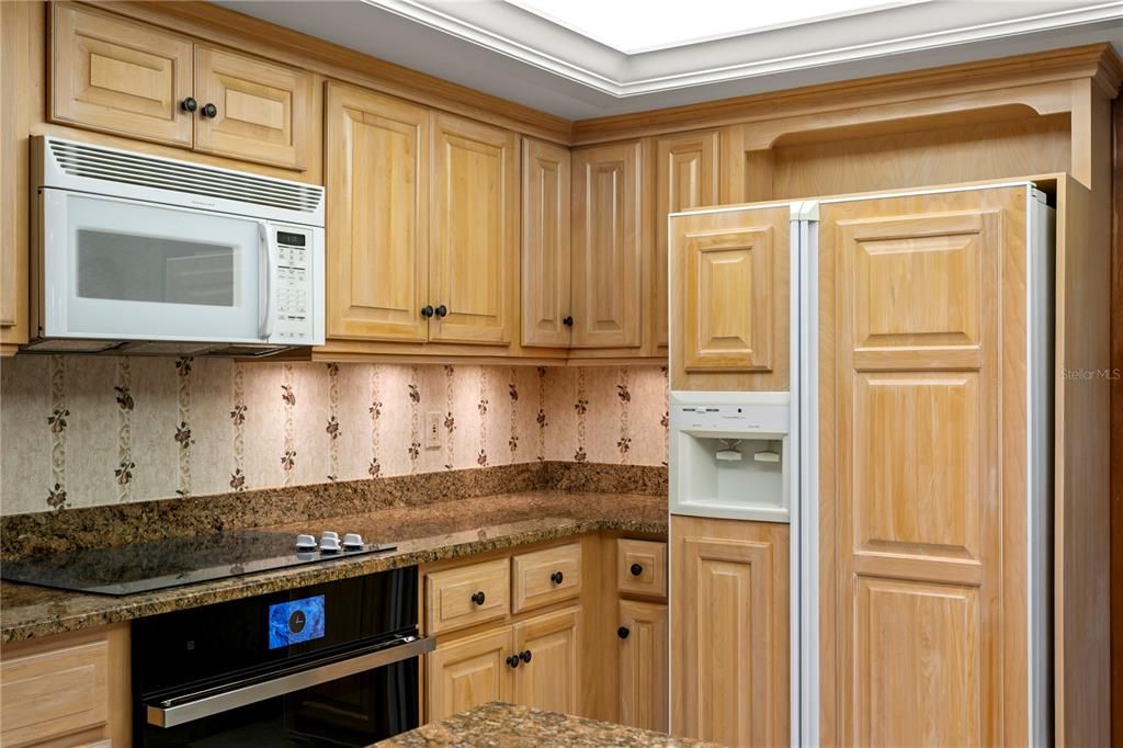 For Rent: $6,000 (3 beds, 2 baths, 2550 Square Feet)