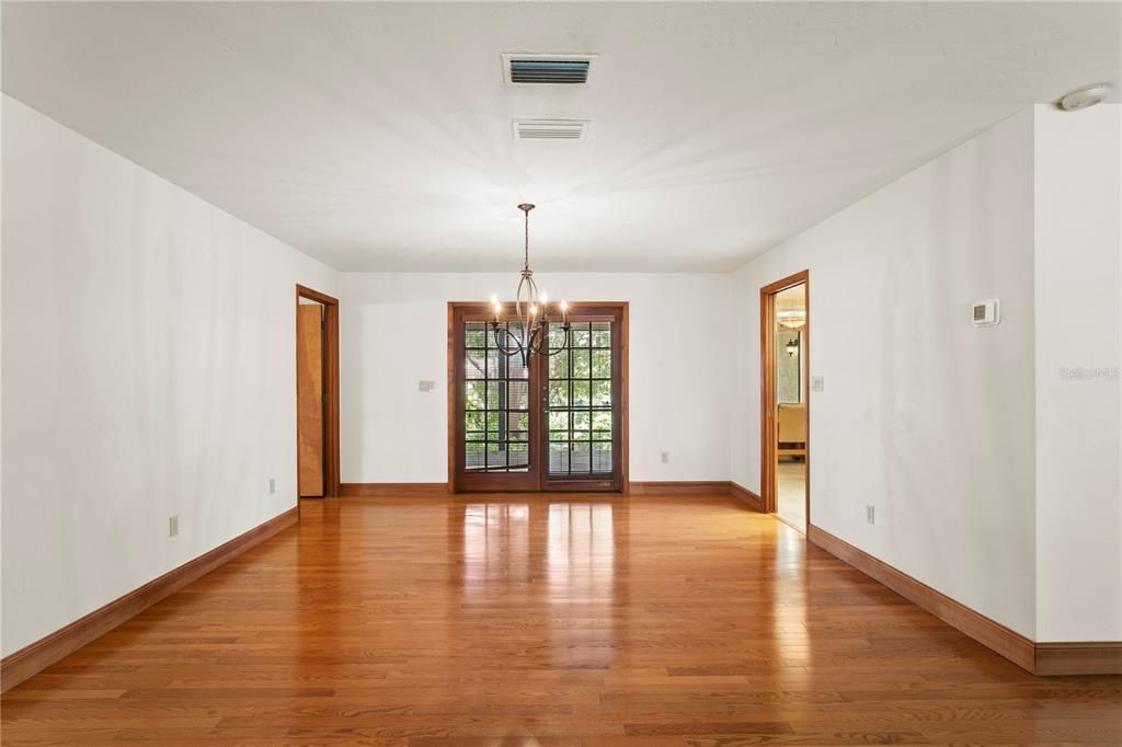 For Rent: $6,000 (3 beds, 2 baths, 2550 Square Feet)