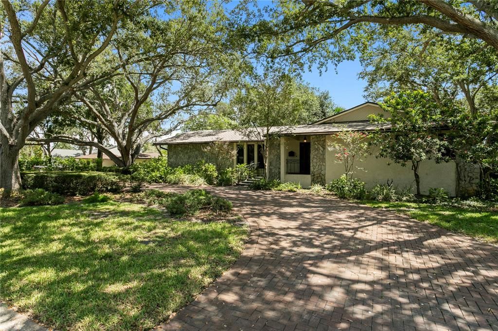 For Rent: $6,000 (3 beds, 2 baths, 2550 Square Feet)