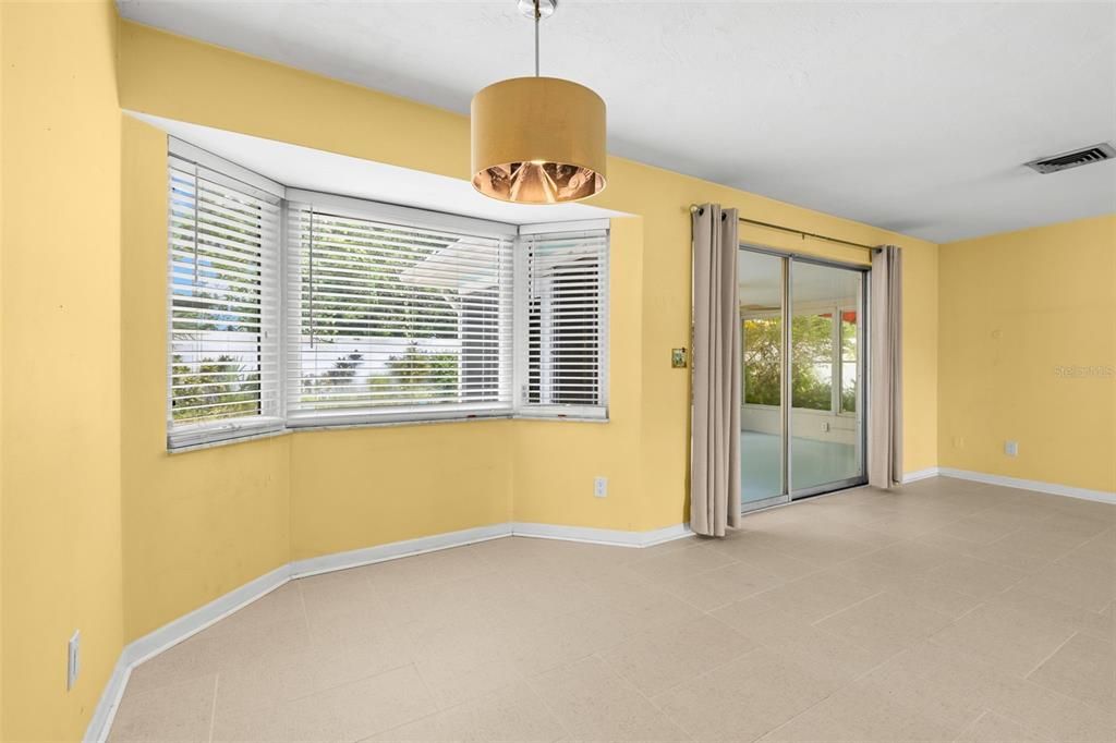 Activo con contrato: $325,000 (2 camas, 1 baños, 1068 Pies cuadrados)
