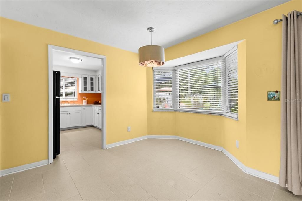 Activo con contrato: $325,000 (2 camas, 1 baños, 1068 Pies cuadrados)