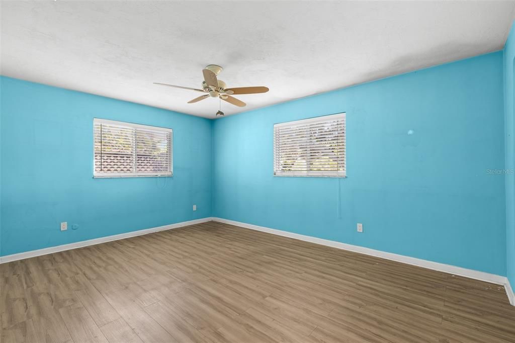Activo con contrato: $325,000 (2 camas, 1 baños, 1068 Pies cuadrados)