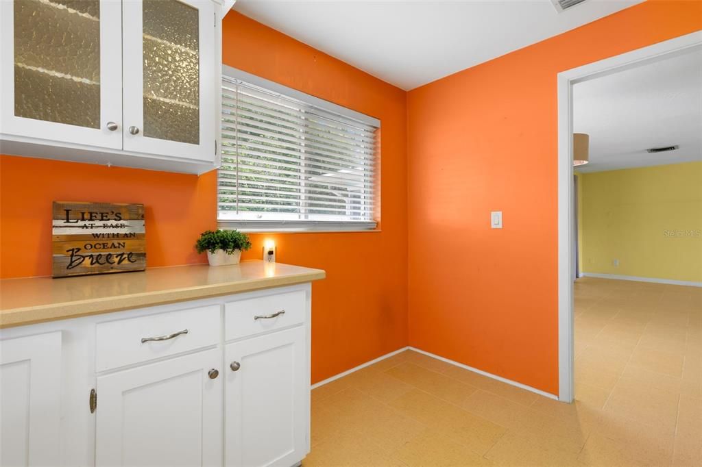 Activo con contrato: $325,000 (2 camas, 1 baños, 1068 Pies cuadrados)