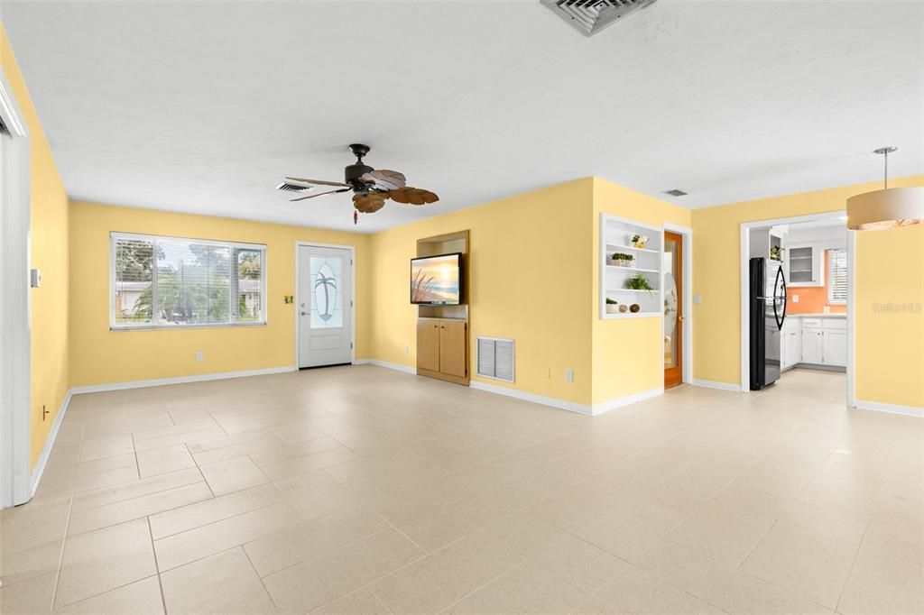 Activo con contrato: $325,000 (2 camas, 1 baños, 1068 Pies cuadrados)