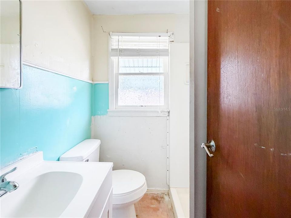 En Venta: $375,000 (4 camas, 2 baños, 832 Pies cuadrados)