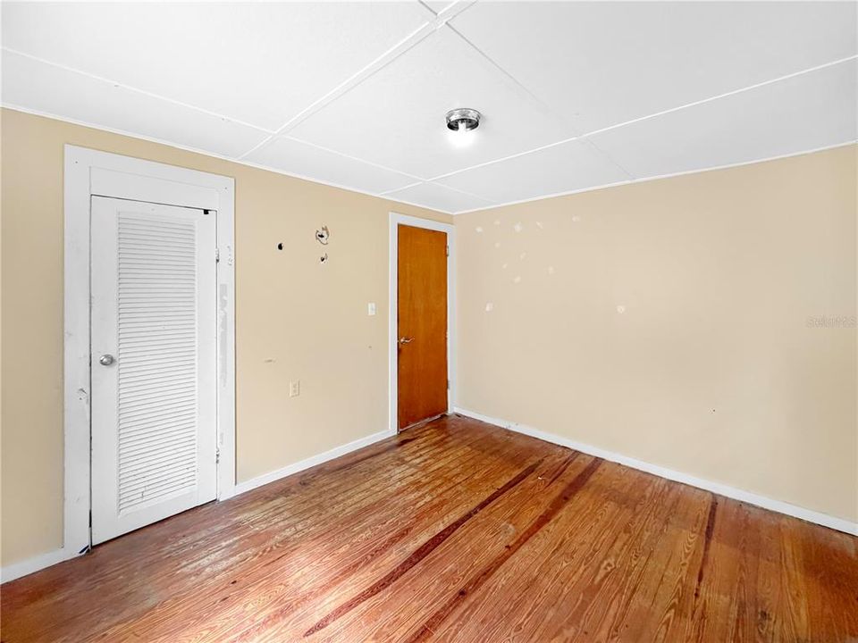 En Venta: $375,000 (4 camas, 2 baños, 832 Pies cuadrados)