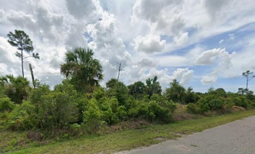 На продажу: $10,000 (0.23 acres)
