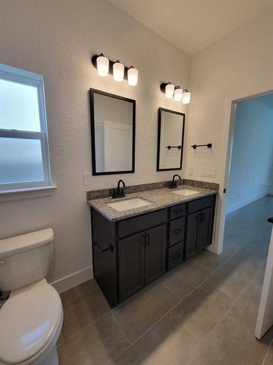 For Sale: $369,550 (5 beds, 3 baths, 2686 Square Feet)