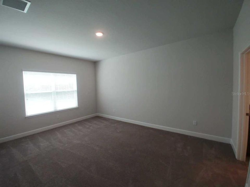 For Sale: $369,550 (5 beds, 3 baths, 2686 Square Feet)