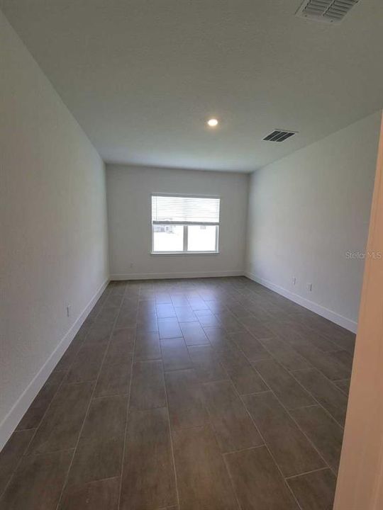 For Sale: $369,550 (5 beds, 3 baths, 2686 Square Feet)