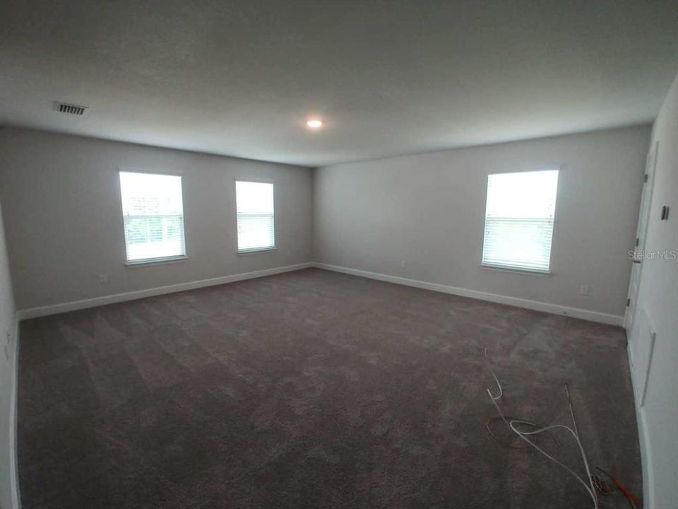 For Sale: $369,550 (5 beds, 3 baths, 2686 Square Feet)