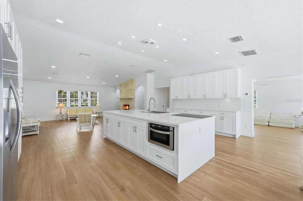 For Sale: $1,300,000 (2 beds, 2 baths, 1979 Square Feet)