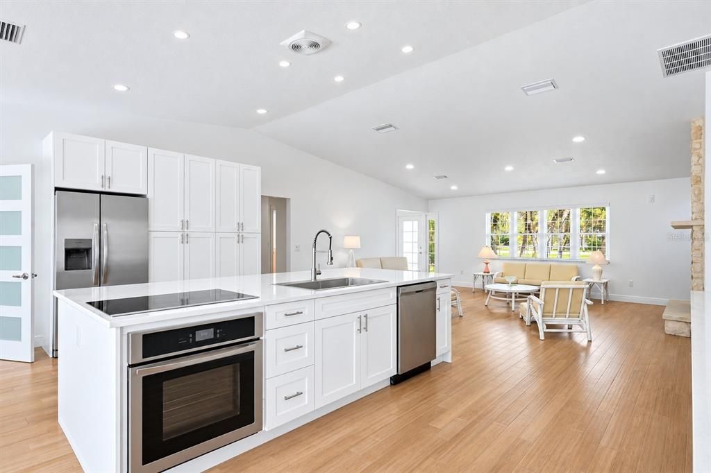 For Sale: $1,300,000 (2 beds, 2 baths, 1979 Square Feet)