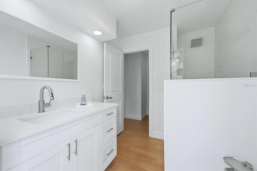 For Sale: $1,300,000 (2 beds, 2 baths, 1979 Square Feet)