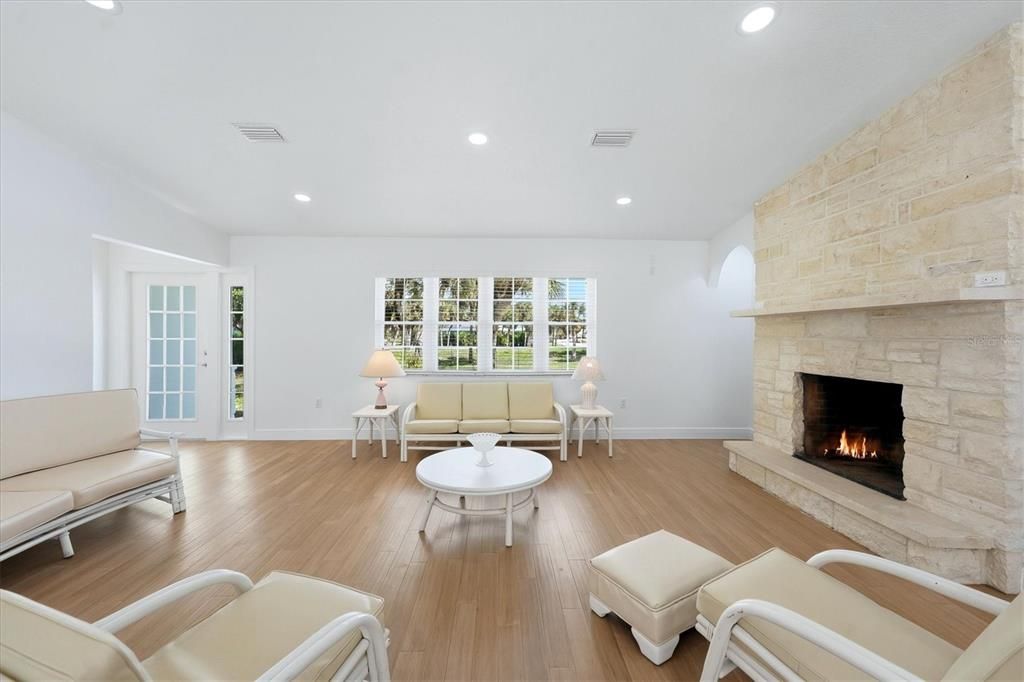For Sale: $1,300,000 (2 beds, 2 baths, 1979 Square Feet)