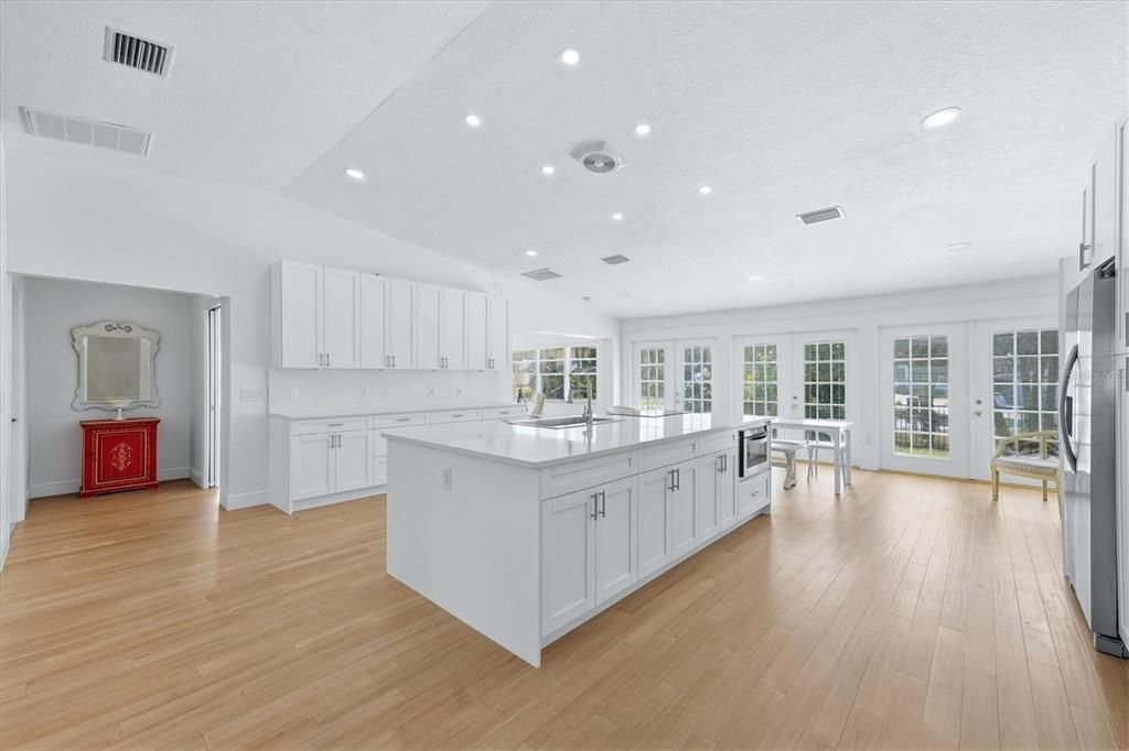 For Sale: $1,300,000 (2 beds, 2 baths, 1979 Square Feet)