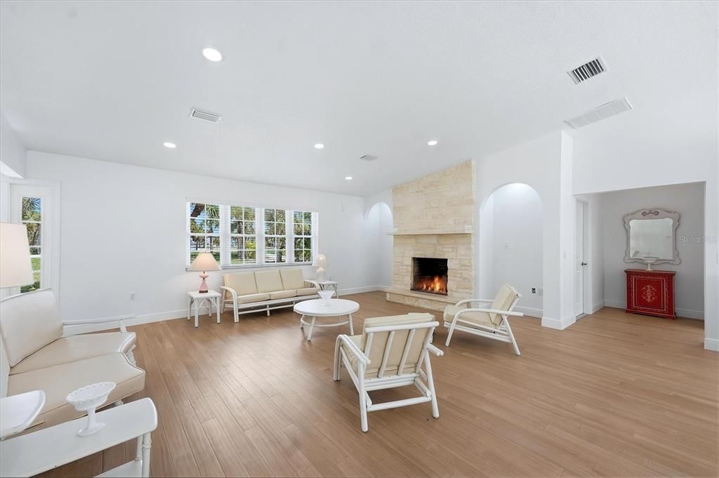 For Sale: $1,300,000 (2 beds, 2 baths, 1979 Square Feet)