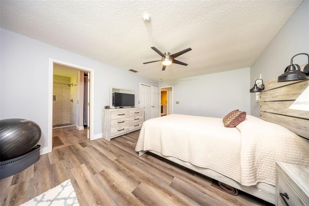 For Sale: $399,900 (3 beds, 2 baths, 1550 Square Feet)
