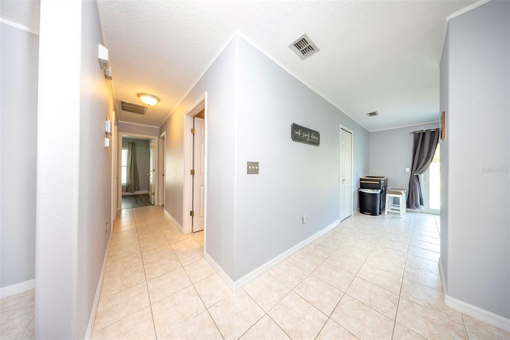For Sale: $399,900 (3 beds, 2 baths, 1550 Square Feet)