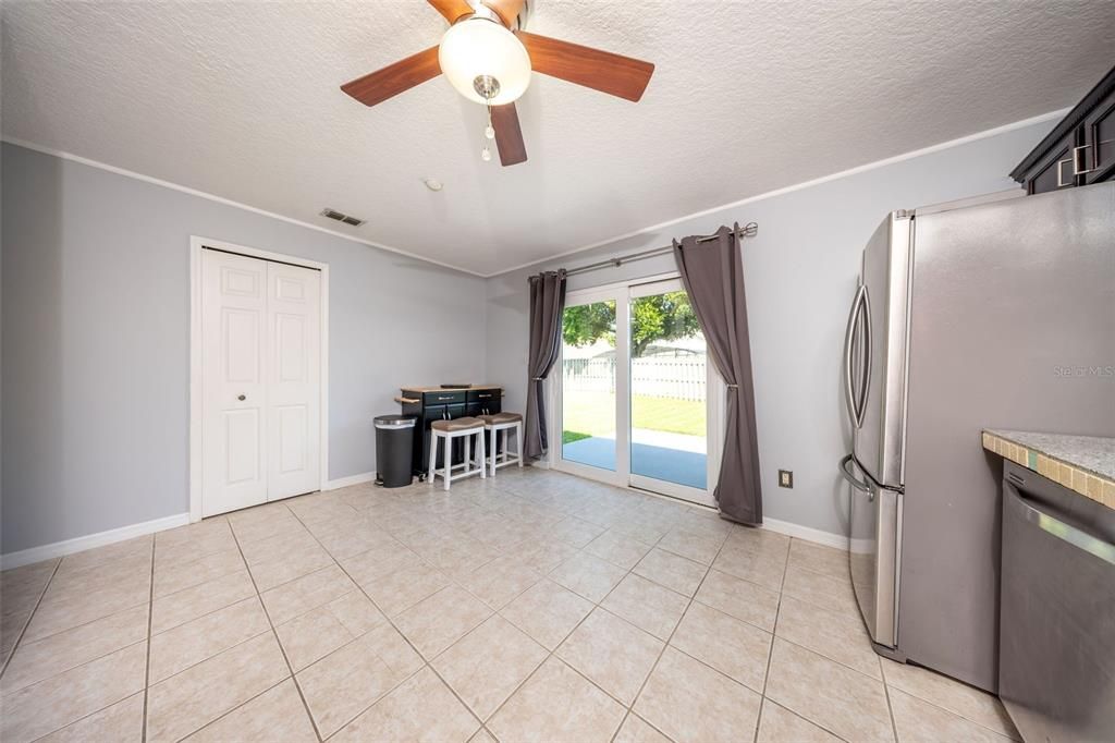 For Sale: $399,900 (3 beds, 2 baths, 1550 Square Feet)