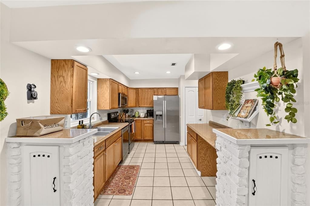 For Sale: $395,000 (4 beds, 2 baths, 1886 Square Feet)