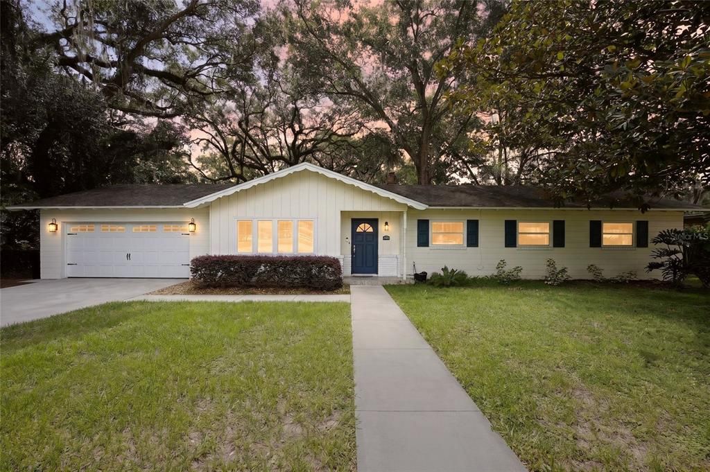 For Sale: $395,000 (4 beds, 2 baths, 1886 Square Feet)