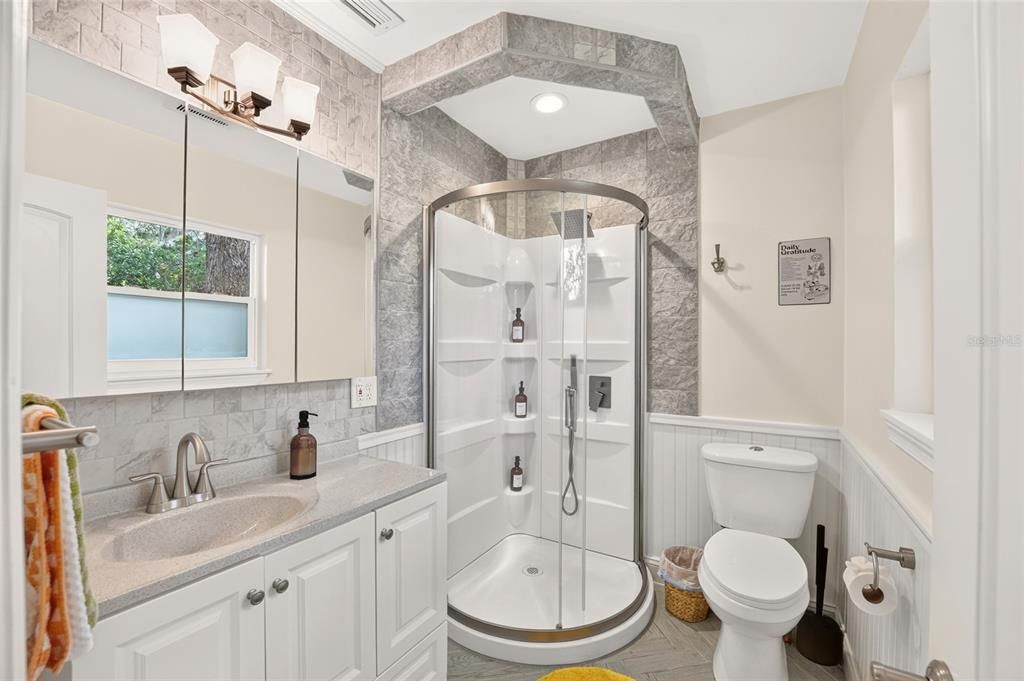 For Sale: $395,000 (4 beds, 2 baths, 1886 Square Feet)