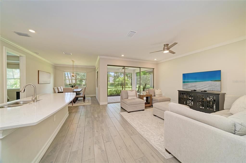 For Sale: $499,900 (3 beds, 2 baths, 1988 Square Feet)