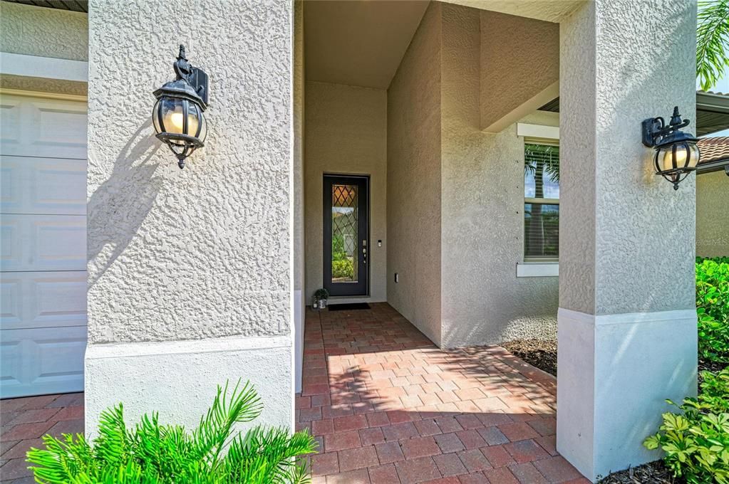 For Sale: $499,900 (3 beds, 2 baths, 1988 Square Feet)