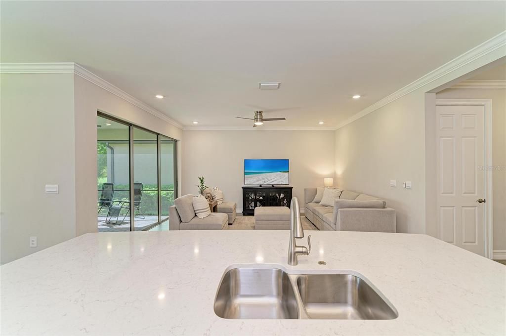 For Sale: $499,900 (3 beds, 2 baths, 1988 Square Feet)