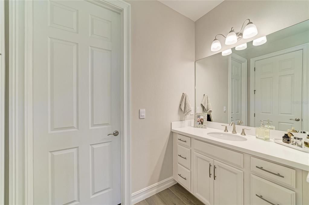 For Sale: $499,900 (3 beds, 2 baths, 1988 Square Feet)