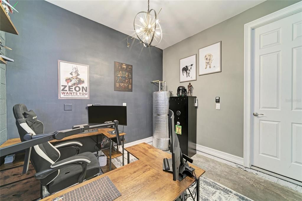 For Sale: $499,900 (3 beds, 2 baths, 1988 Square Feet)