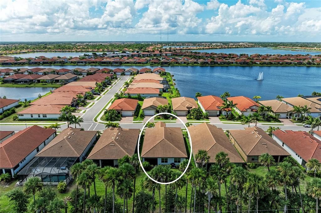 For Sale: $499,900 (3 beds, 2 baths, 1988 Square Feet)