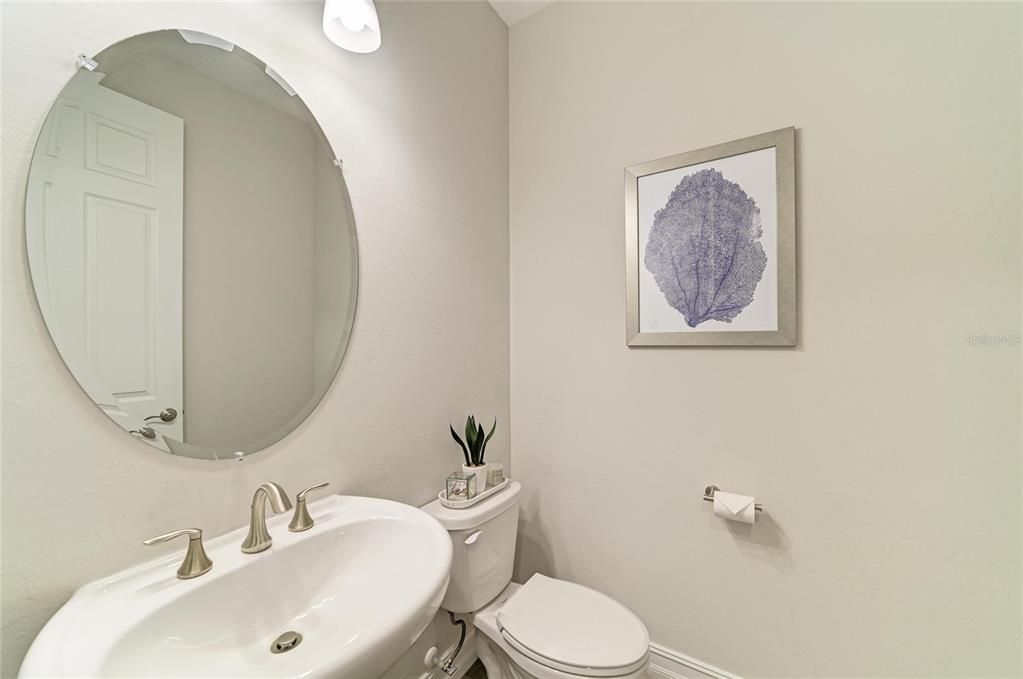 For Sale: $499,900 (3 beds, 2 baths, 1988 Square Feet)