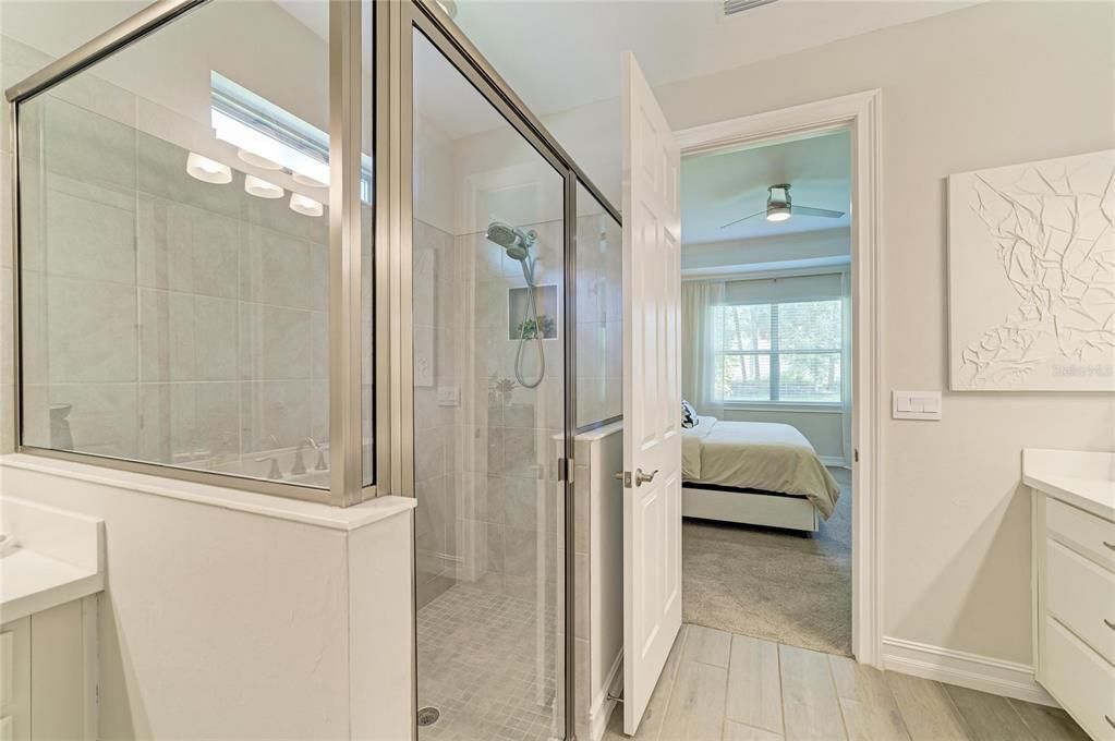For Sale: $499,900 (3 beds, 2 baths, 1988 Square Feet)