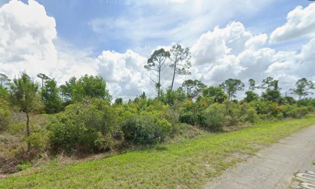 На продажу: $10,000 (0.21 acres)