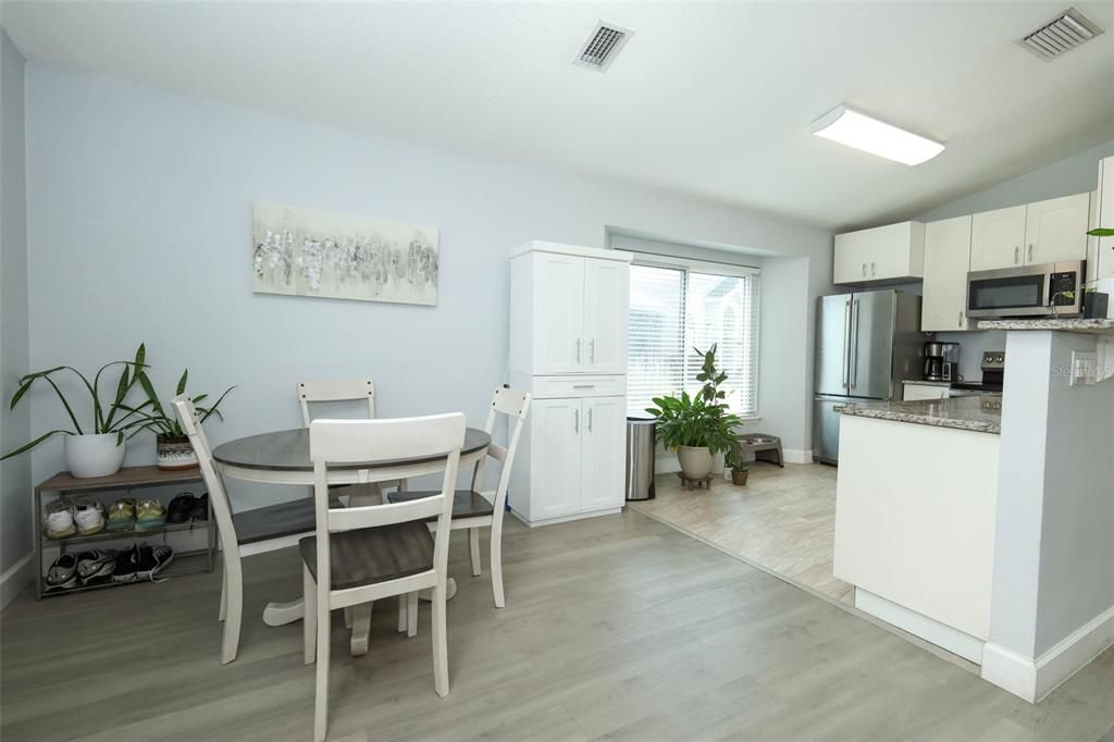 For Sale: $300,000 (3 beds, 2 baths, 1101 Square Feet)