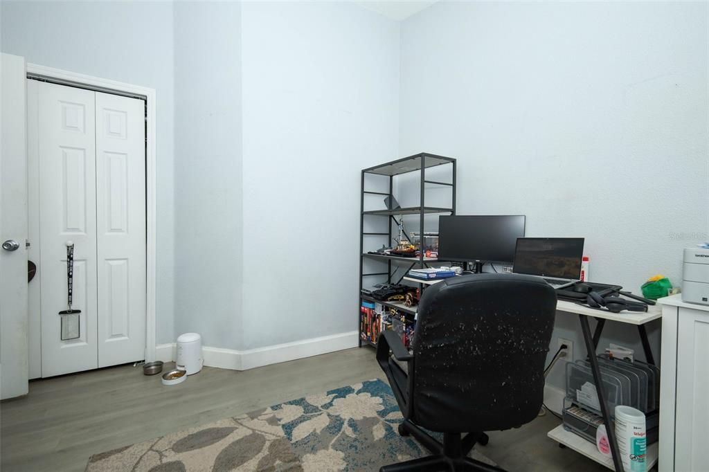 For Sale: $300,000 (3 beds, 2 baths, 1101 Square Feet)