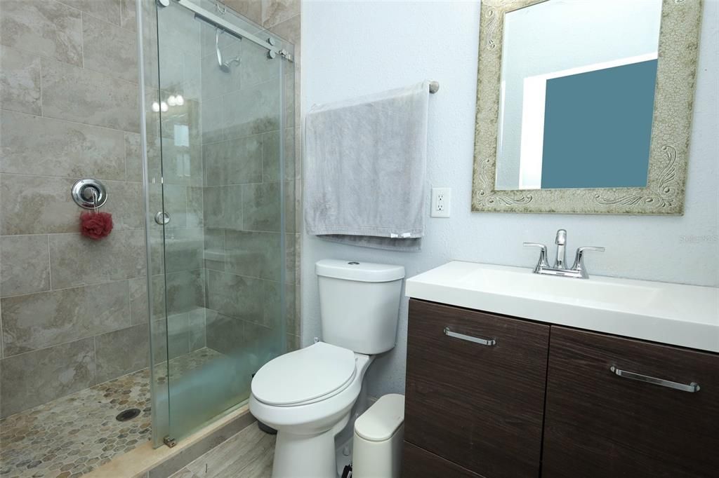 For Sale: $300,000 (3 beds, 2 baths, 1101 Square Feet)