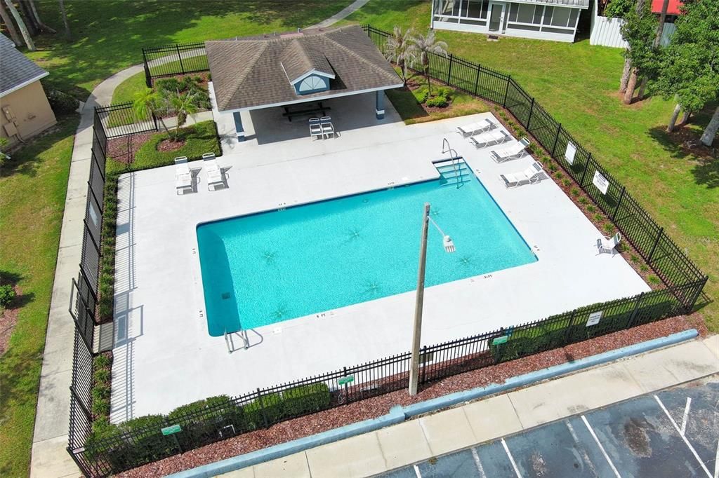 For Sale: $300,000 (3 beds, 2 baths, 1101 Square Feet)