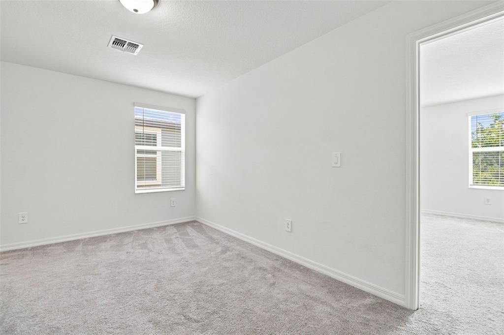 For Sale: $384,900 (5 beds, 2 baths, 2217 Square Feet)