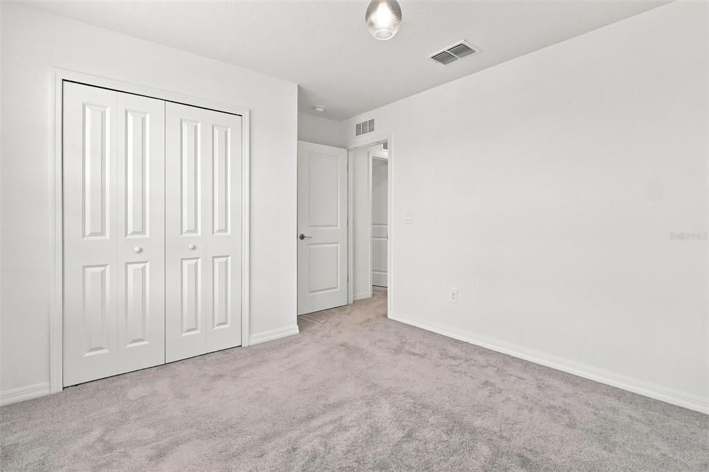For Sale: $384,900 (5 beds, 2 baths, 2217 Square Feet)