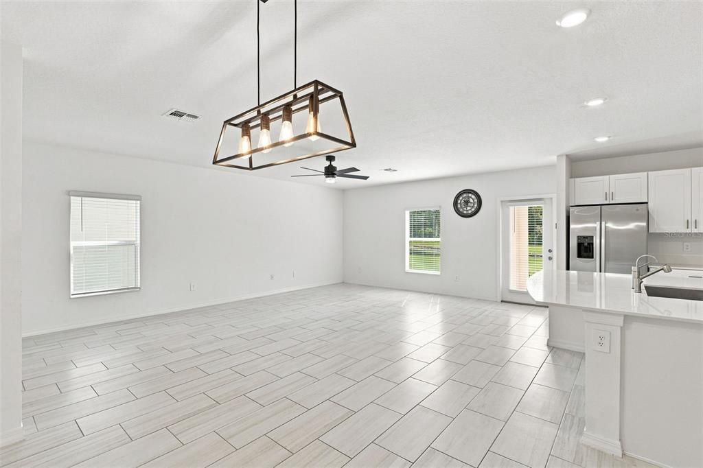 For Sale: $384,900 (5 beds, 2 baths, 2217 Square Feet)