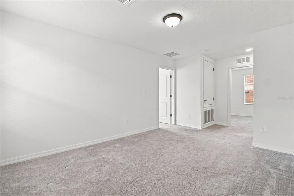 For Sale: $384,900 (5 beds, 2 baths, 2217 Square Feet)